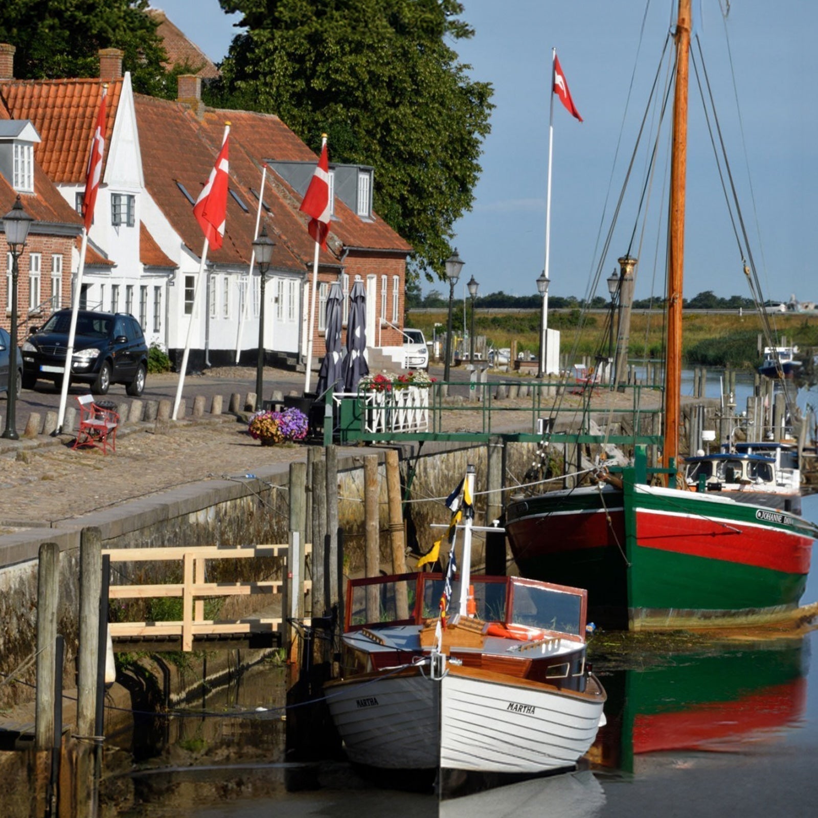 Glasfiberflagstang med vippebeslag (18 m.)